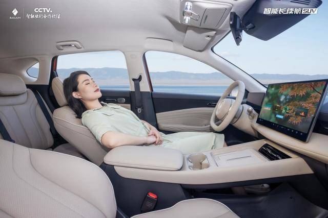 寶駿云海2026款煥新上市:置換一口價9.98萬起!