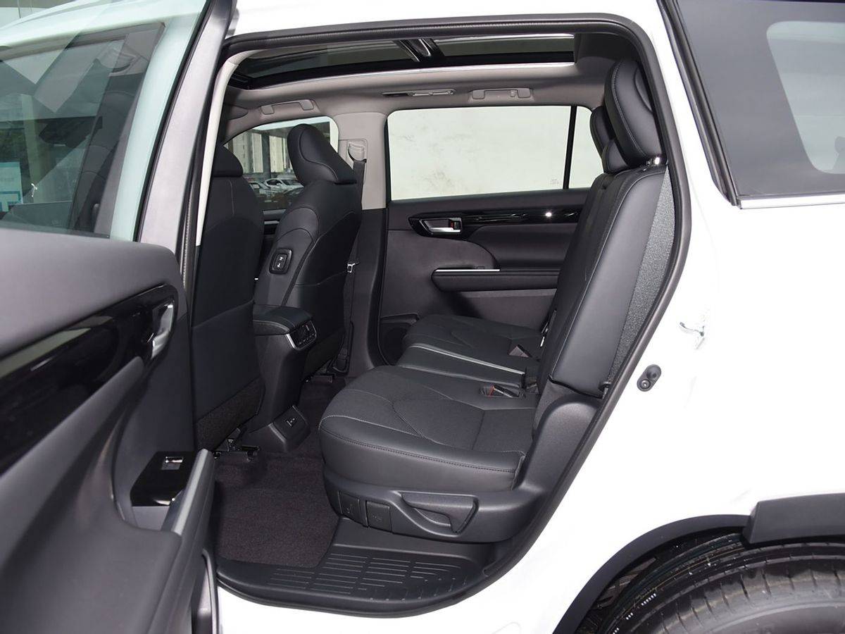 大家庭出行剛需!全新攬境 VS 漢蘭達,誰讓全家出行更體面?