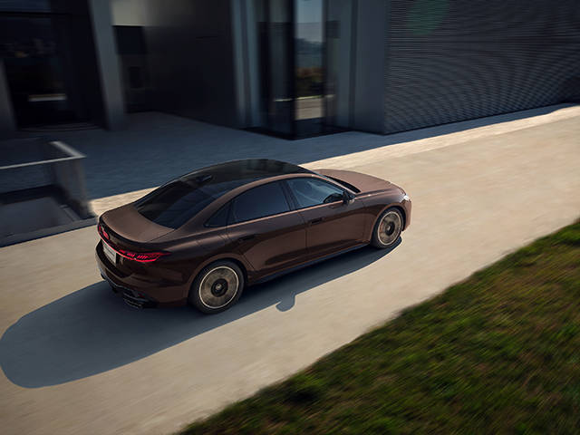 相比PPE平臺的硬核體系、華為乾崑的智駕賦能,我更期待,百年奧迪,王者歸來。