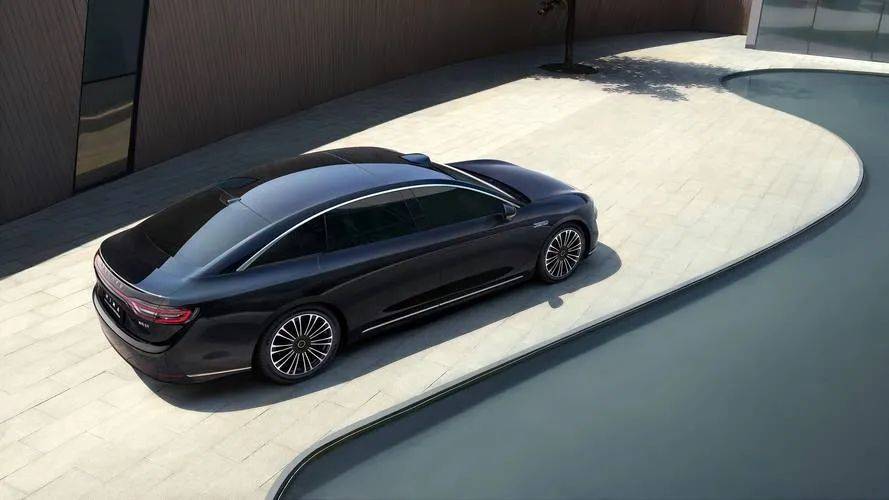 華為傻眼了 首張L3級牌照發給了A8增程版