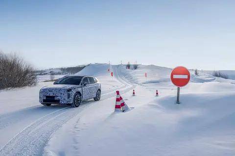 解析沃爾沃XC70「超混」,如何定義豪華新基準?