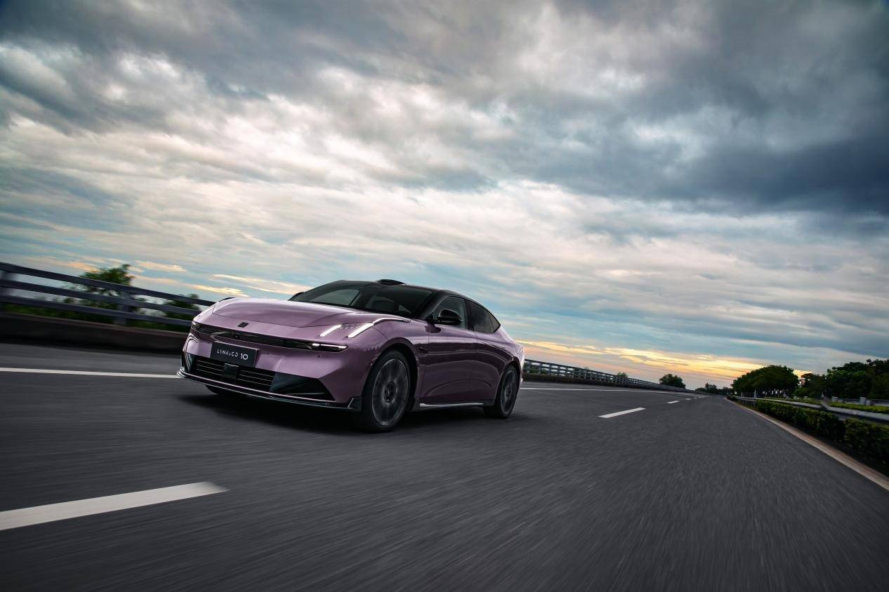 星睿AI云動(dòng)力2.0加持 領(lǐng)克10 EM-P預(yù)售19.2萬(wàn)起