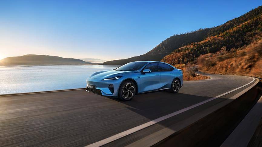 全系標配華為乾崑智駕 昨天上市的2026款深藍L07價值何在?