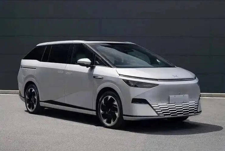 增程車型市場遇冷因“實力不濟”?超快充+大電池成為增程車新趨勢