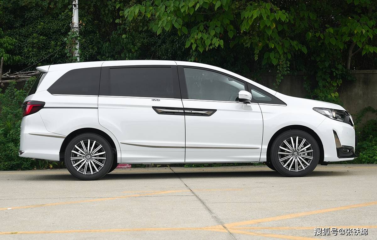 新款東風(fēng)本田艾力紳實(shí)車,換裝新前臉,7座,側(cè)滑門,8月上市