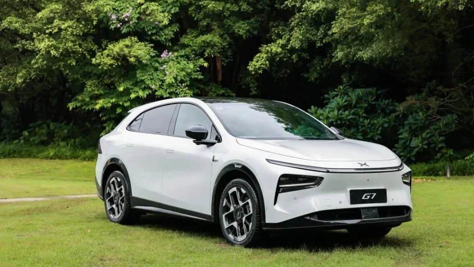 小鵬Q2全線暴漲：交付200%營(yíng)收125%，何小鵬劇透純視覺Robotaxi