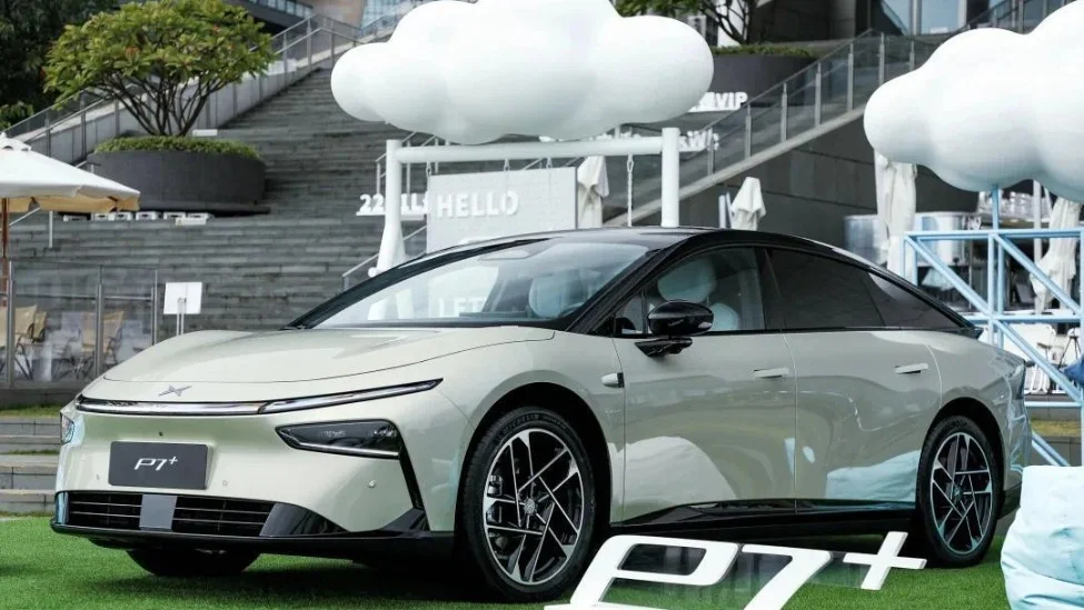 小鵬Q2全線暴漲：交付200%營(yíng)收125%，何小鵬劇透純視覺Robotaxi