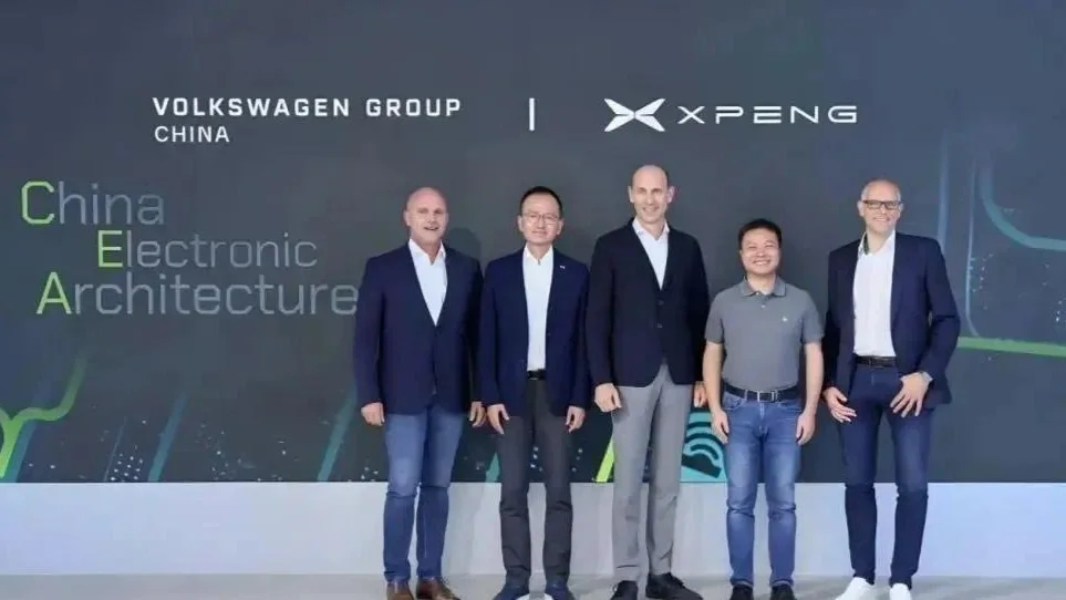 小鵬Q2全線暴漲：交付200%營(yíng)收125%，何小鵬劇透純視覺Robotaxi