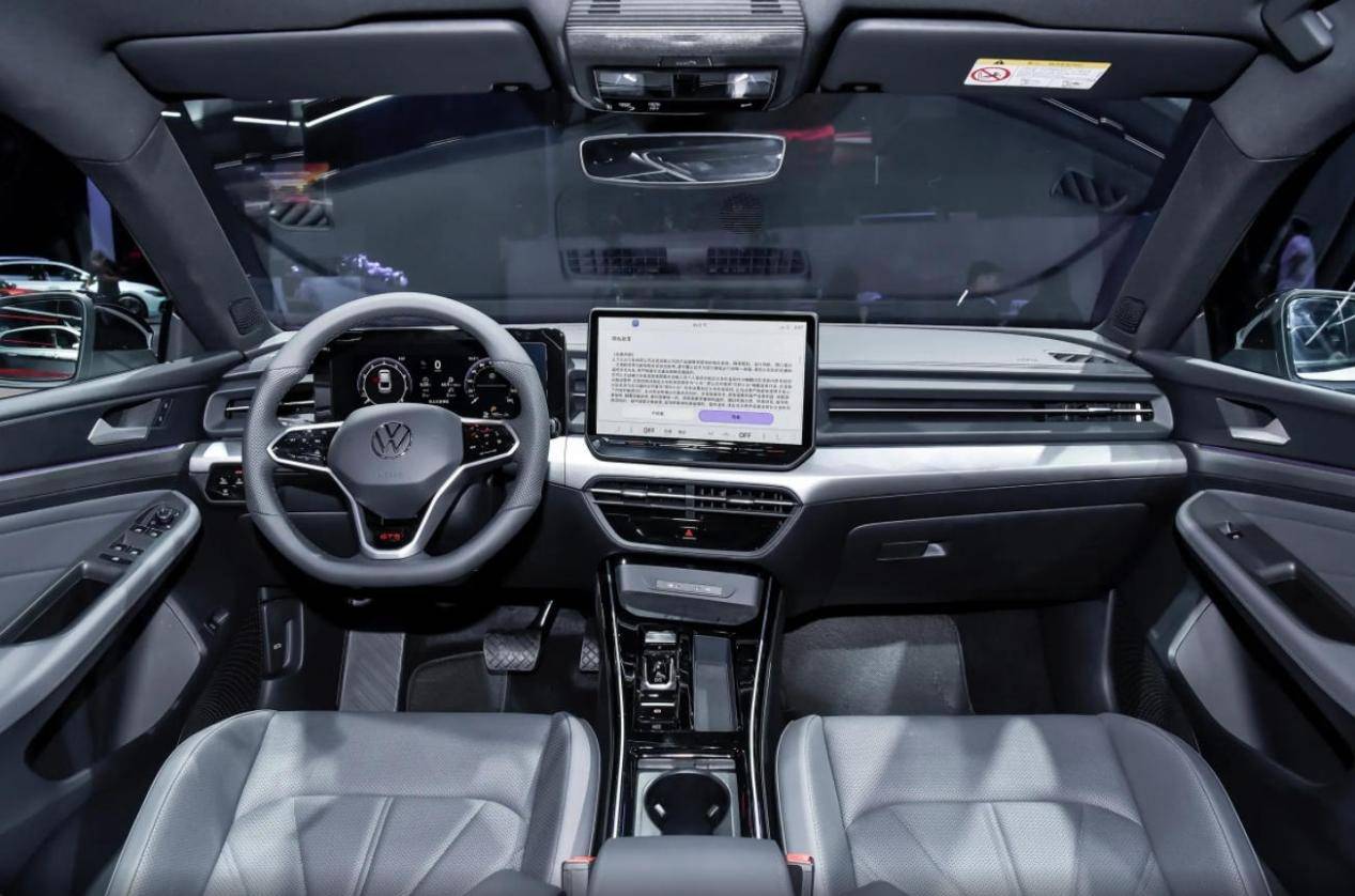 13萬(wàn)級(jí)凌渡GTS對(duì)比20萬(wàn)級(jí)高爾夫GTi,上汽大眾比一汽良心嗎?