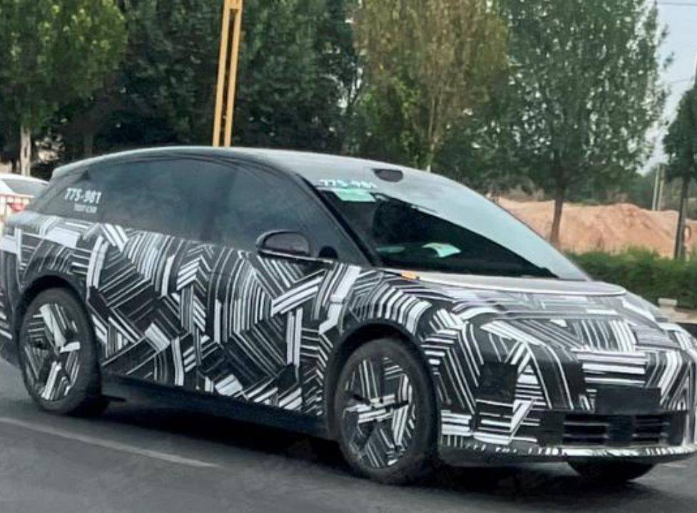 理想i6內飾首曝:延續家族設計語言,9月正式上市交付