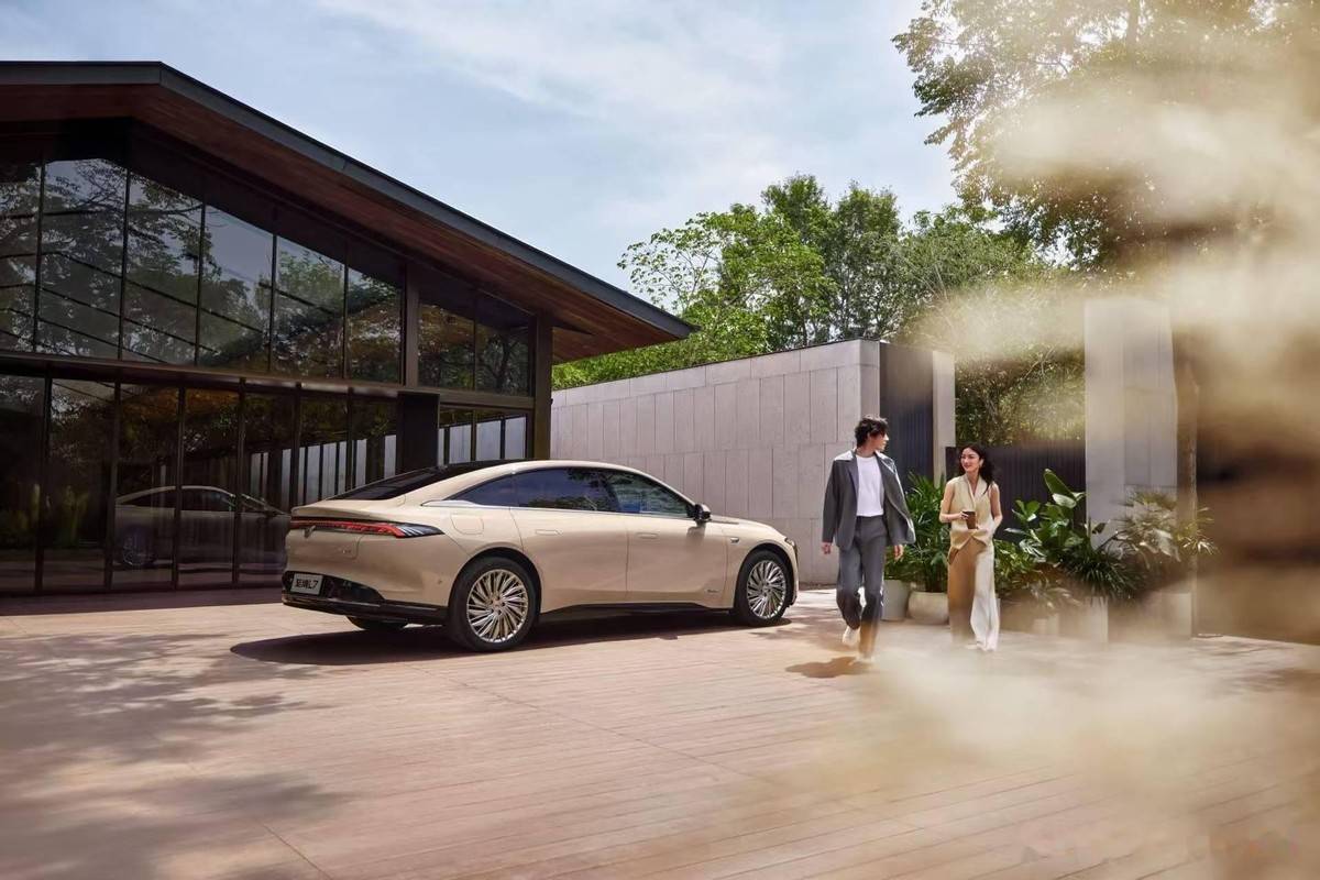 史上最強(qiáng)“特供車”!別克新車向新勢(shì)力宣戰(zhàn),網(wǎng)友評(píng)價(jià):太強(qiáng)了