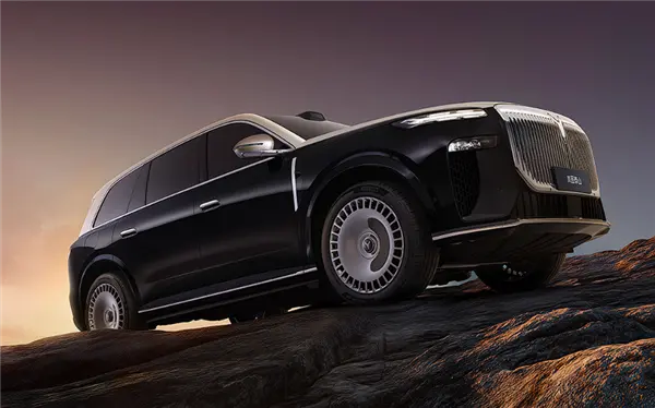 華為四激光雷達、65度同級最大電池！嵐圖全尺寸旗艦SUV泰山預售